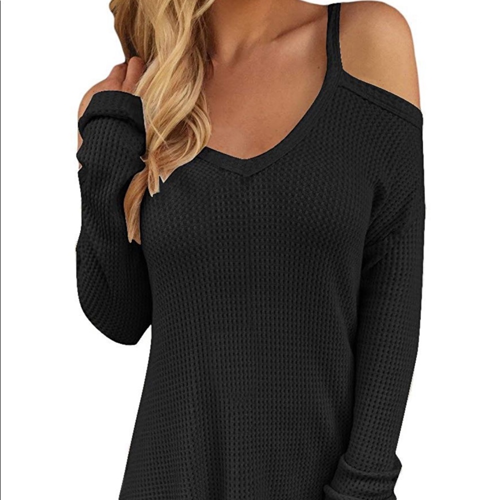 Cold shoulder long sleeve v-neck top